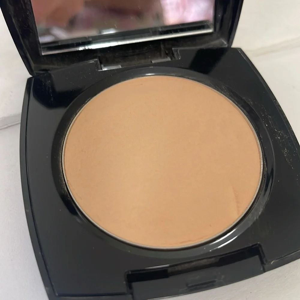 AVON FOUNDATION COMPACT - Picture 2 of 5